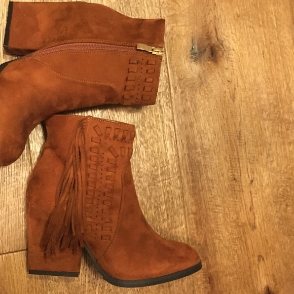 DIBA suede ankle boots with tassels, cinnamon, size 6. - Picture 12 of 12